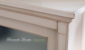 Credenza in legno finitura colore tortora parti interne bianco con 3 ante scorrevoli